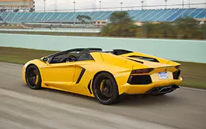   Lamborghini Aventador LP 700-4 Roadster - 2013