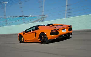   Lamborghini Aventador LP 700-4 Roadster - 2013