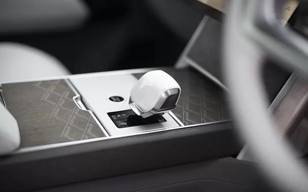 ���� ���������� Range Rover SV Burford Edition UK-spec - 2024