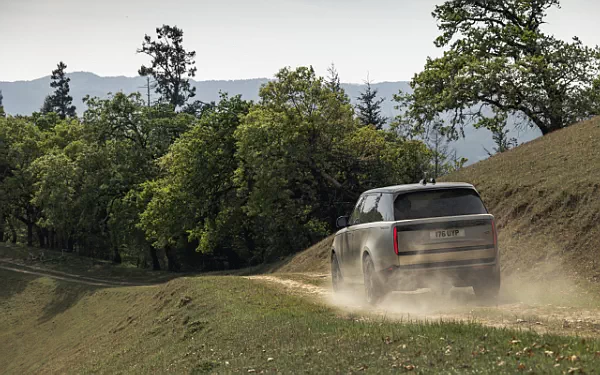 ���� ���������� Range Rover P530 First Edition US-spec - 2022