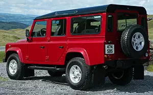   Land Rover Defender 110 Station Wagon - 2013