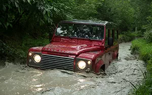   Land Rover Defender 110 Station Wagon - 2013