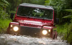   Land Rover Defender 110 Station Wagon - 2013