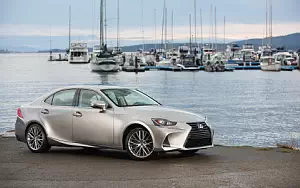   Lexus IS 300 AWD CA-spec - 2017