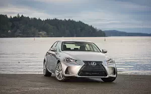   Lexus IS 300 AWD CA-spec - 2017