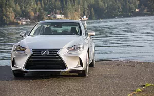   Lexus IS 300 AWD CA-spec - 2017