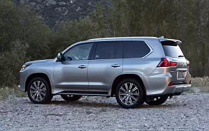   Lexus LX 570 US-spec - 2016