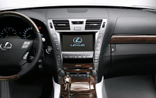   Lexus LS600h L - 2007