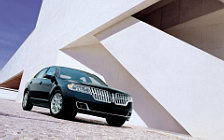   Lincoln MKZ - 2010