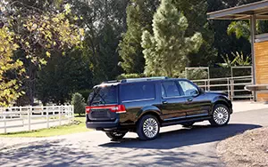   Lincoln Navigator L - 2014