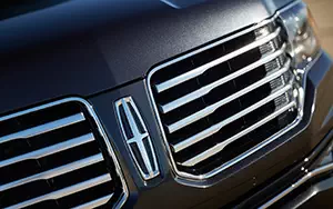   Lincoln Navigator L - 2014