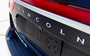   Lincoln Navigator L - 2014