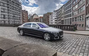   Mercedes-Maybach S 580 4MATIC (Nautical Blue/High-Tech Silver) - 2021