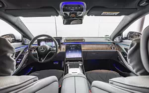   Mercedes-Maybach S 580 4MATIC (Nautical Blue/High-Tech Silver) - 2021