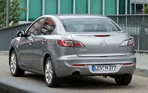   Mazda 3 Sedan - 2011