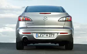   Mazda 3 Sedan - 2011