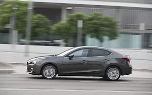   Mazda 3 Sedan - 2013