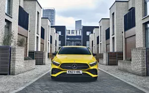   Mercedes-Benz A 200 AMG Line UK-spec - 2023