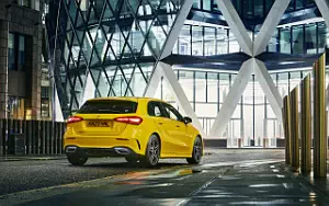   Mercedes-Benz A 200 AMG Line UK-spec - 2023