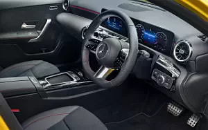   Mercedes-Benz A 200 AMG Line UK-spec - 2023