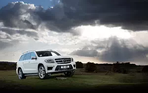   Mercedes-Benz GL350 BlueTEC AMG Sports Package UK-spec - 2013