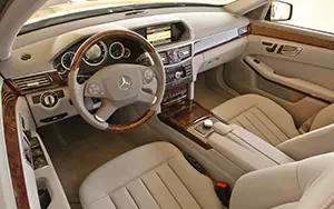   Mercedes-Benz E350 Luxury US-spec - 2010