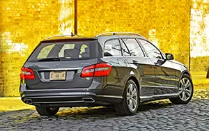   Mercedes-Benz E350 4MATIC Wagon US-spec - 2011