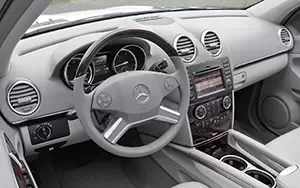   Mercedes-Benz GL350 BlueTEC US-spec - 2010