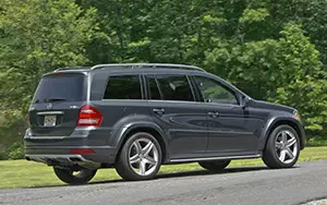   Mercedes-Benz GL550 US-spec - 2010