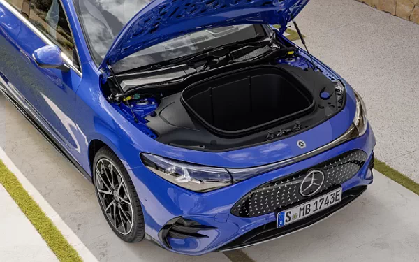   Mercedes-Benz CLA 350 4MATIC with EQ Technology AMG Line - 2025