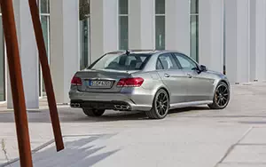   Mercedes-Benz E63 AMG - 2013