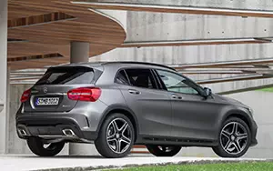   Mercedes-Benz GLA250 4MATIC AMG Sport Package - 2013