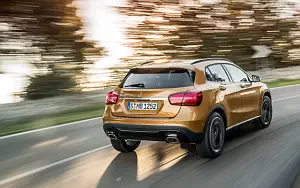   Mercedes-Benz GLA 220 d 4MATIC - 2017