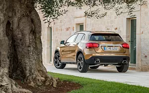   Mercedes-Benz GLA 220 d 4MATIC - 2017