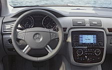   Mercedes-Benz R-class - 2005