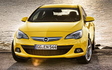   Opel Astra GTC - 2011