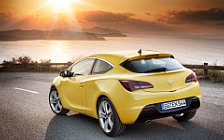   Opel Astra GTC - 2011