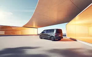 Обои автомобили Peugeot e-Traveller - 2023