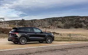      Porsche Cayenne S US-spec - 2015