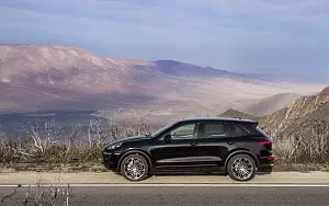      Porsche Cayenne S US-spec - 2015