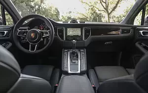      Porsche Macan Turbo US-spec - 2014