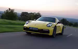   Porsche 911 Carrera Coupe (Racing Yellow) - 2019