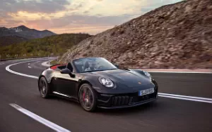   Porsche 911 Carrera GTS Cabriolet - 2024