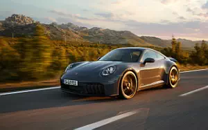   Porsche 911 Carrera GTS - 2024