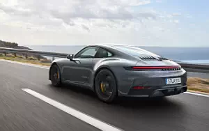   Porsche 911 Carrera GTS - 2024