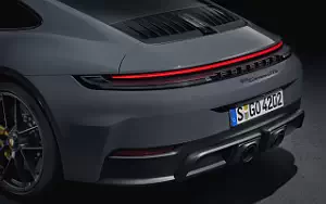   Porsche 911 Carrera GTS - 2024