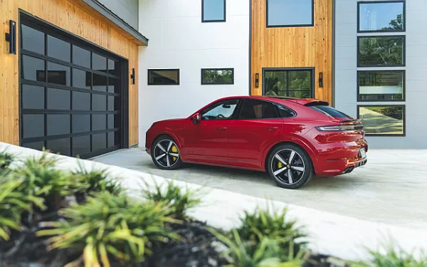  Porsche Cayenne GTS Coupe (Carmine Red) - 2024