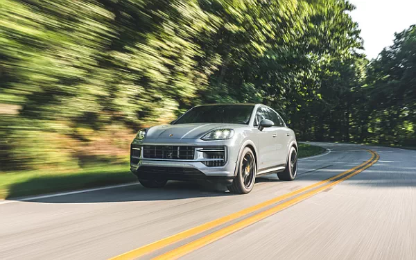   Porsche Cayenne GTS Coupe - 2024