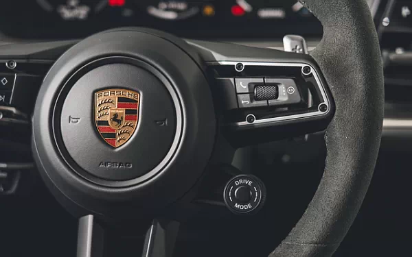   Porsche Cayenne GTS Coupe - 2024