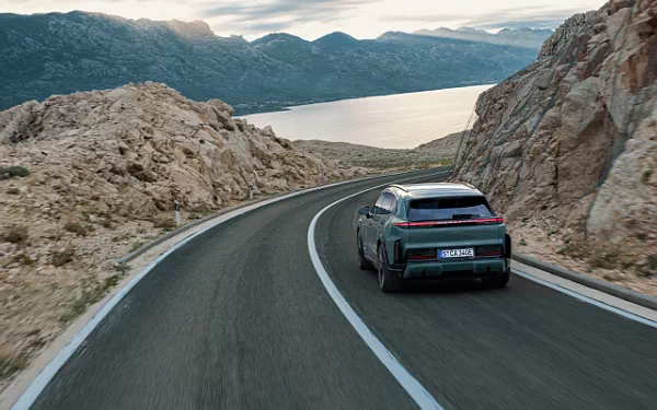   Porsche Cayenne Turbo Electric - 2026